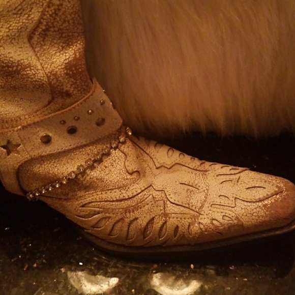 Custom made VINTAGE cream puff cowboy boots - Picture 6 of 7